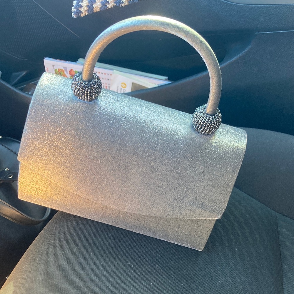 La Regale Silver Metallic Beaded-Handle Top-Handle Clutch
